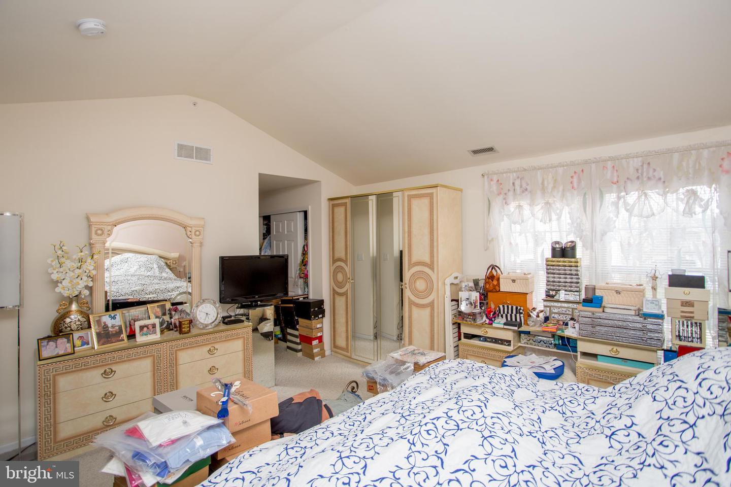 1108 Julian Dr W #w Property Photo 32