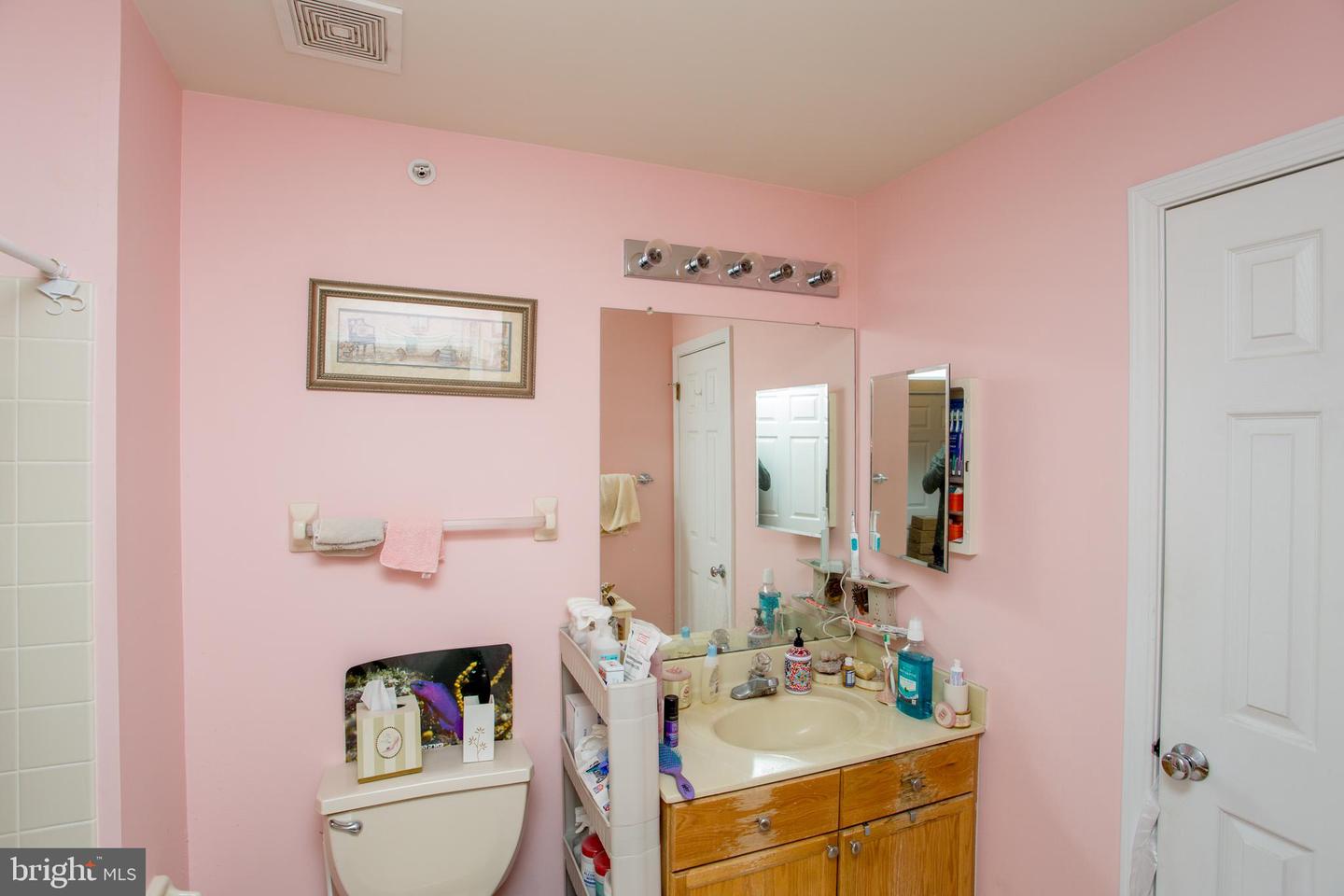 1108 Julian Dr W #w Property Photo 36