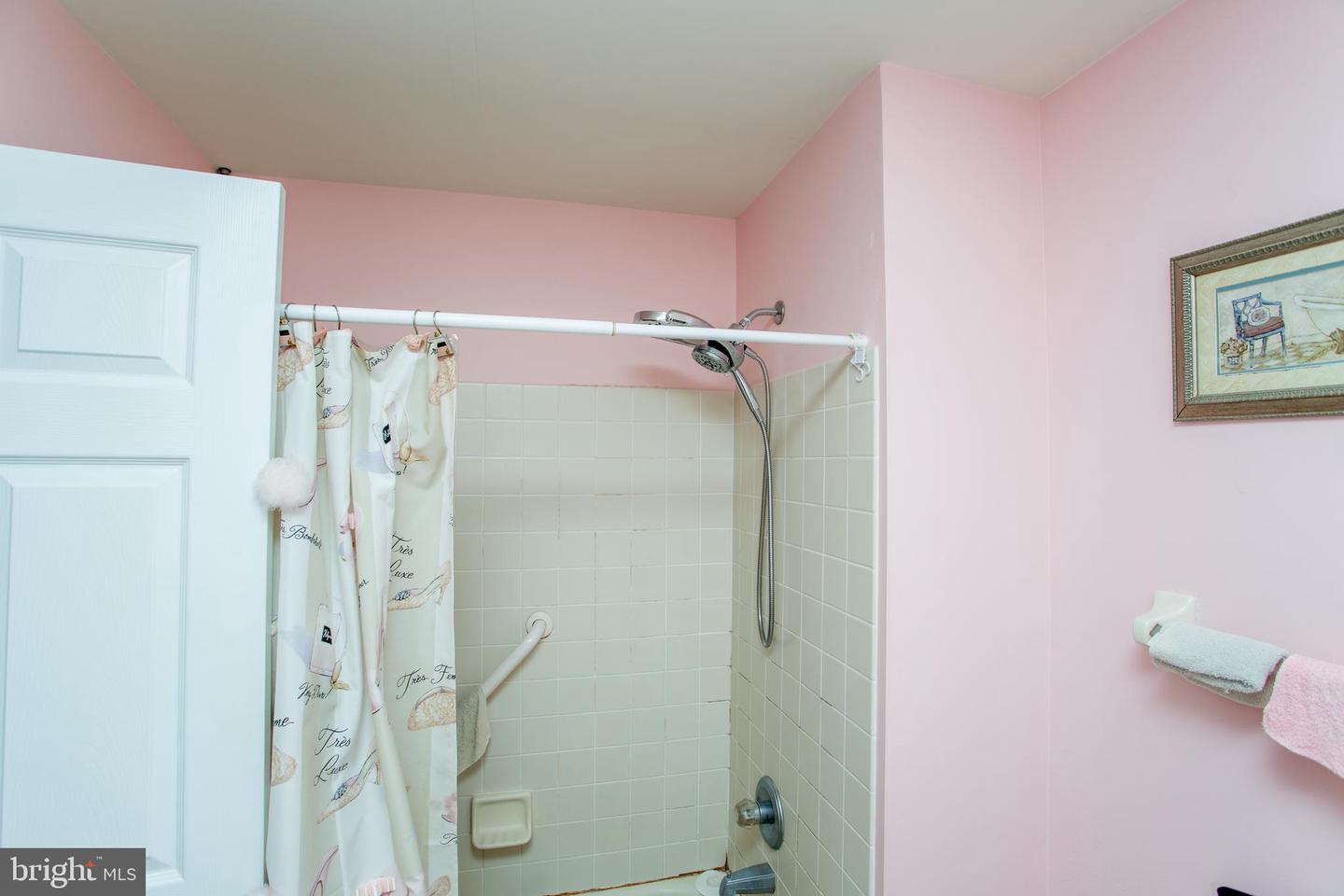 1108 Julian Dr W #w Property Photo 37