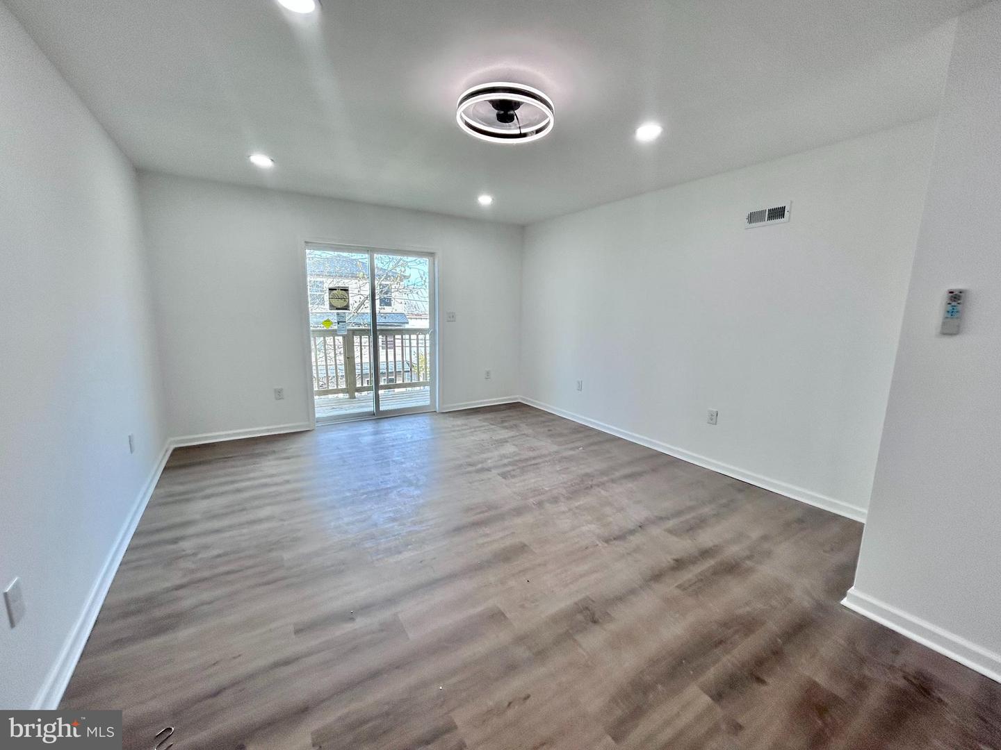 580 Bath St Property Photo 7