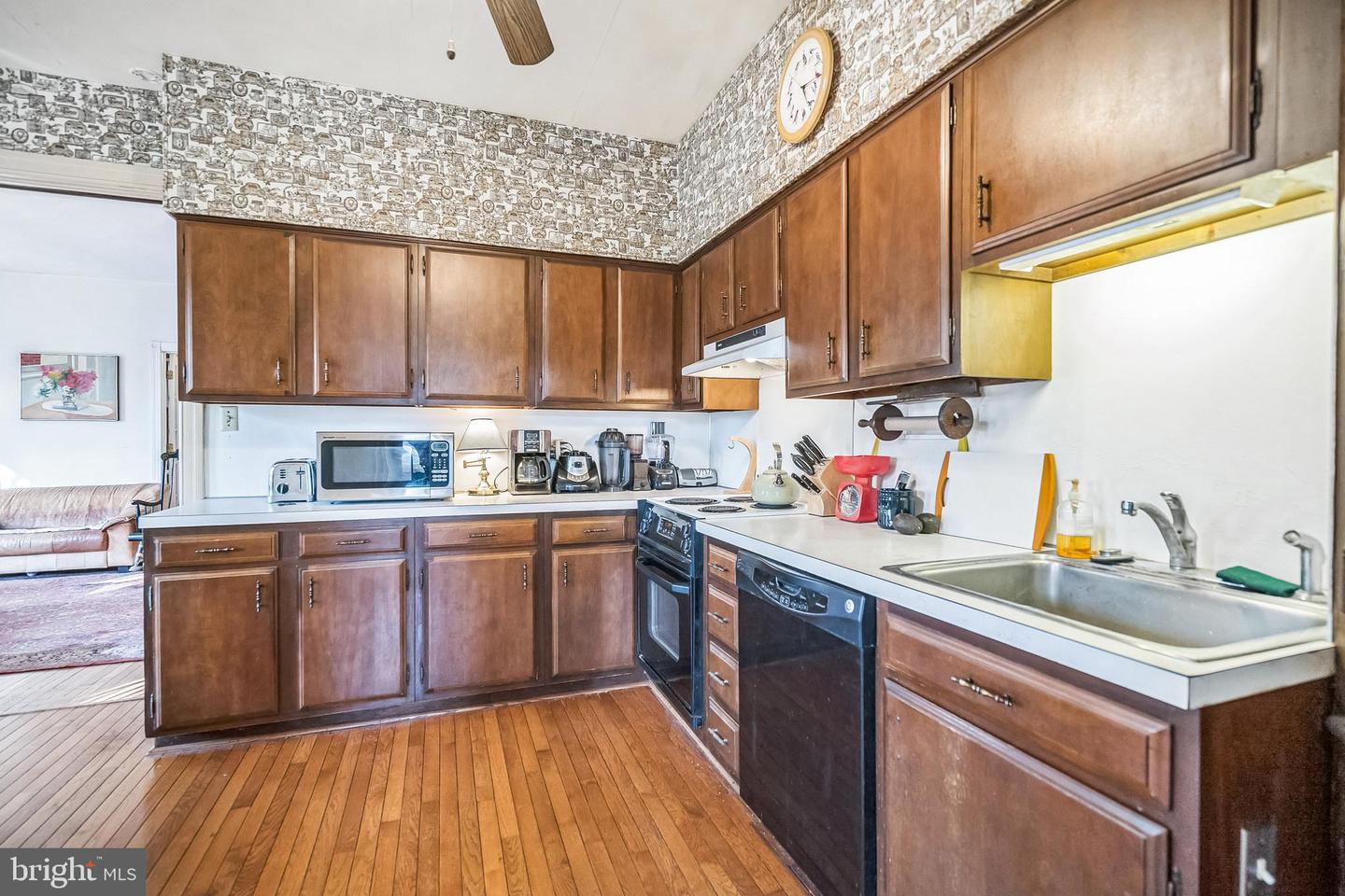 412 W Market St Property Photo 13