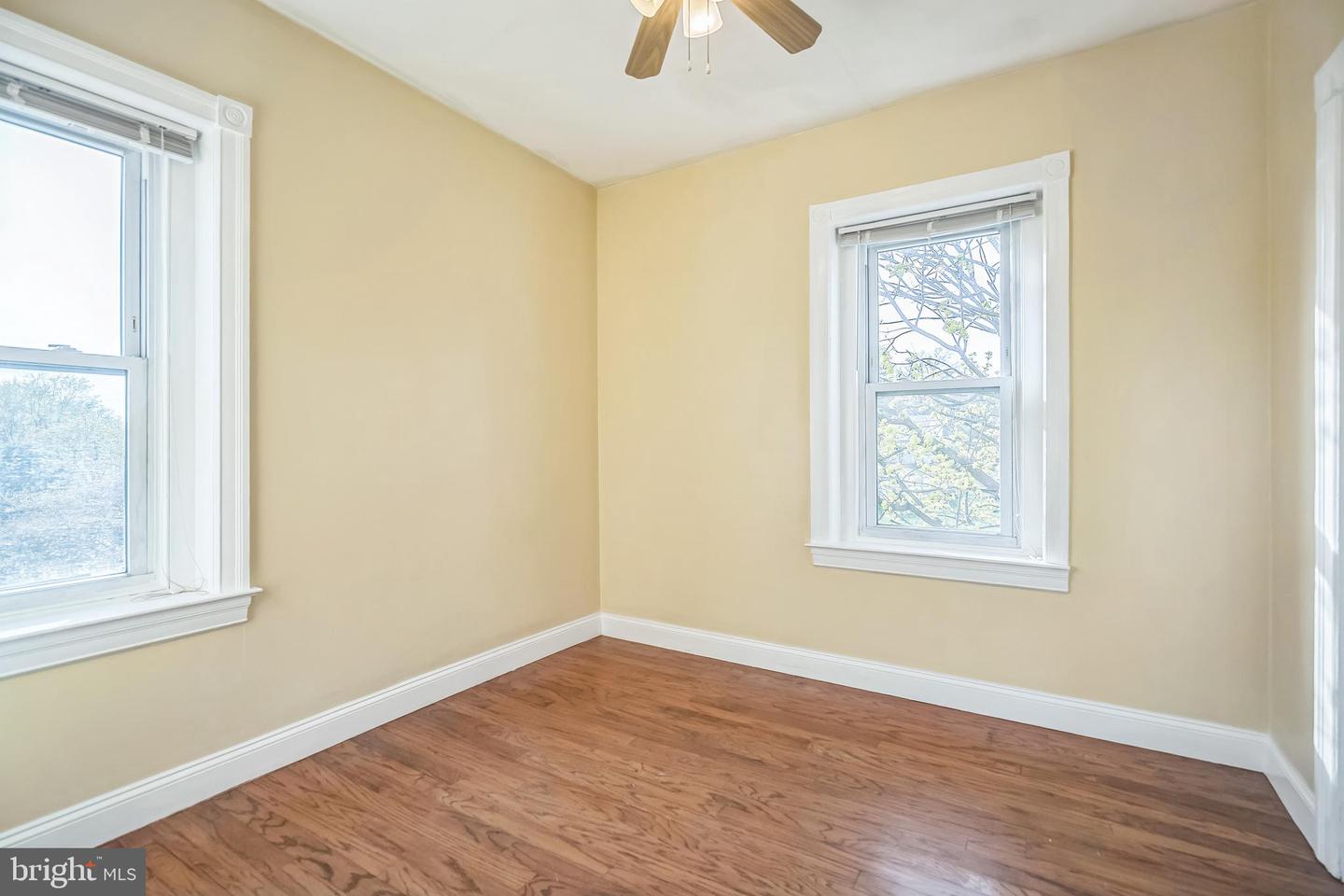 412 W Market St Property Photo 27