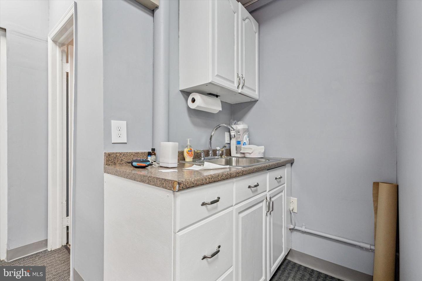 97 Wood St Property Photo 8