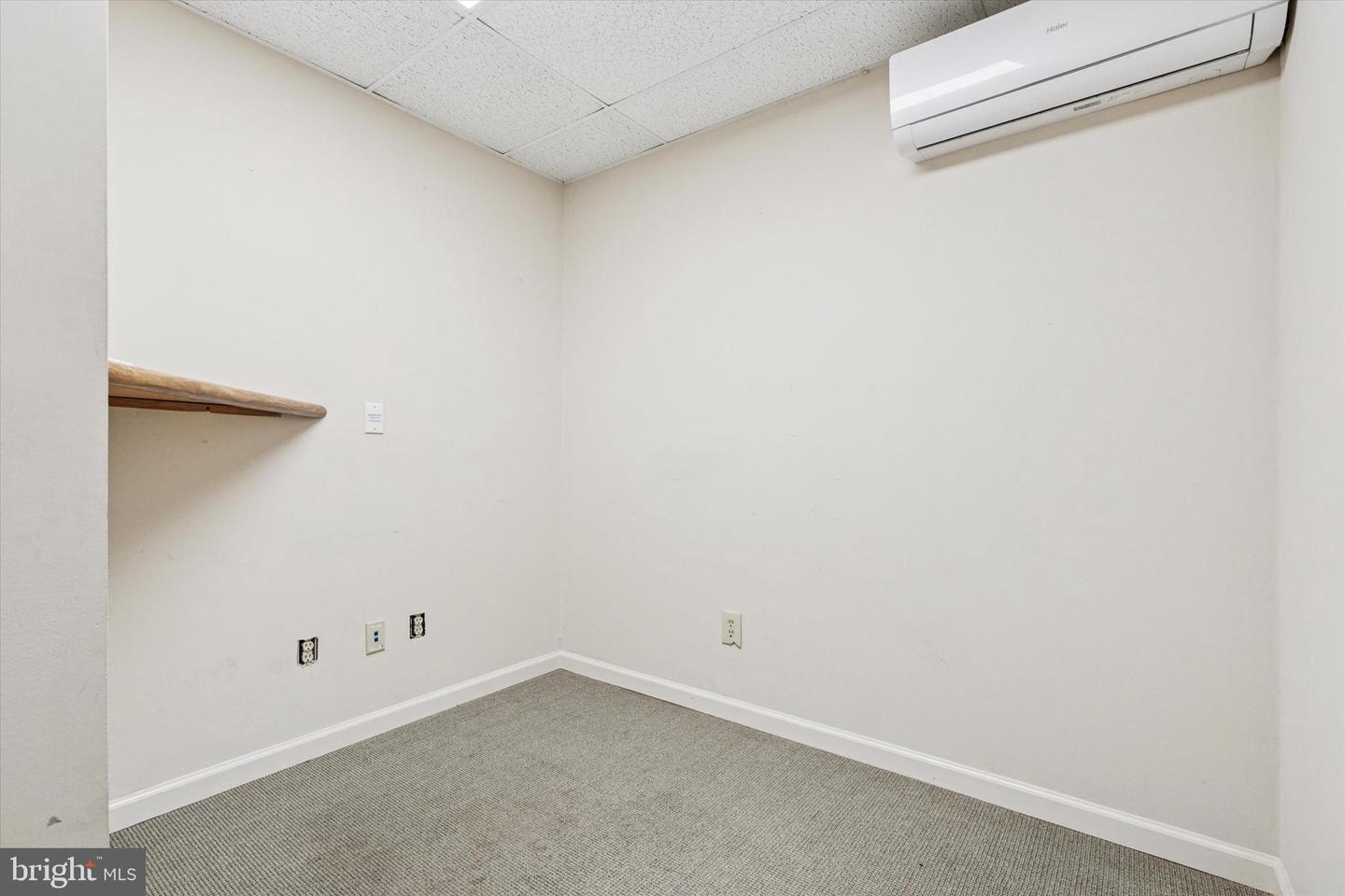 97 Wood St Property Photo 20