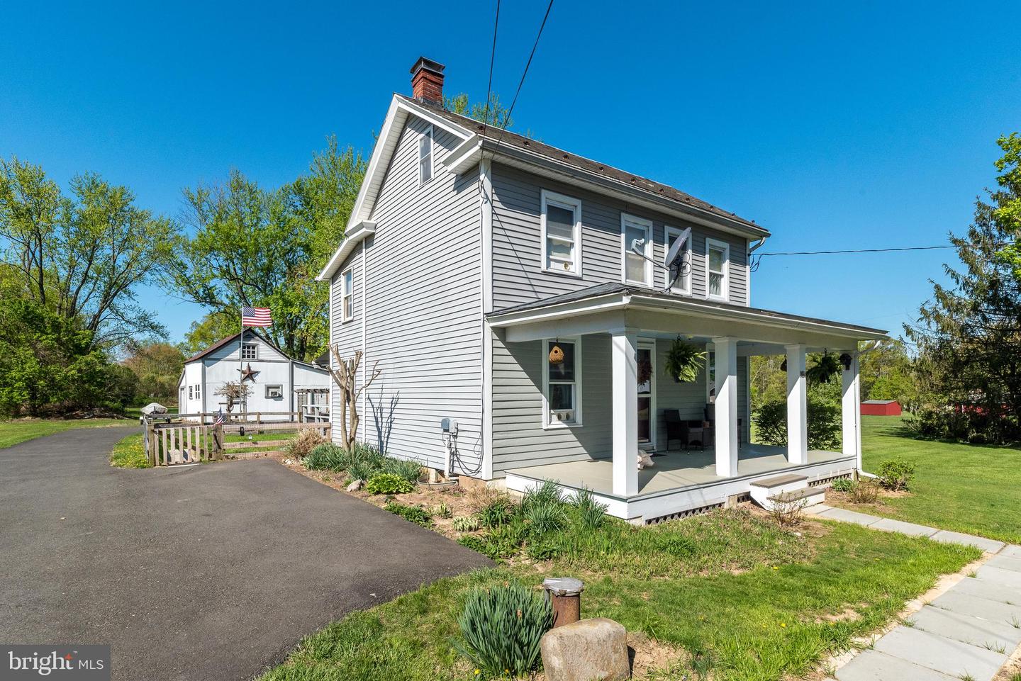 1664 Chestnut Ridge Rd Property Photo