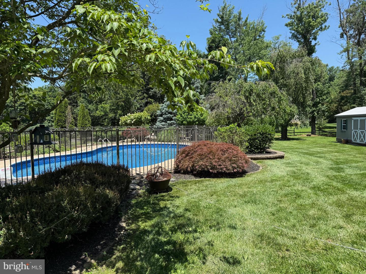 83 Winding Ln Property Photo 5