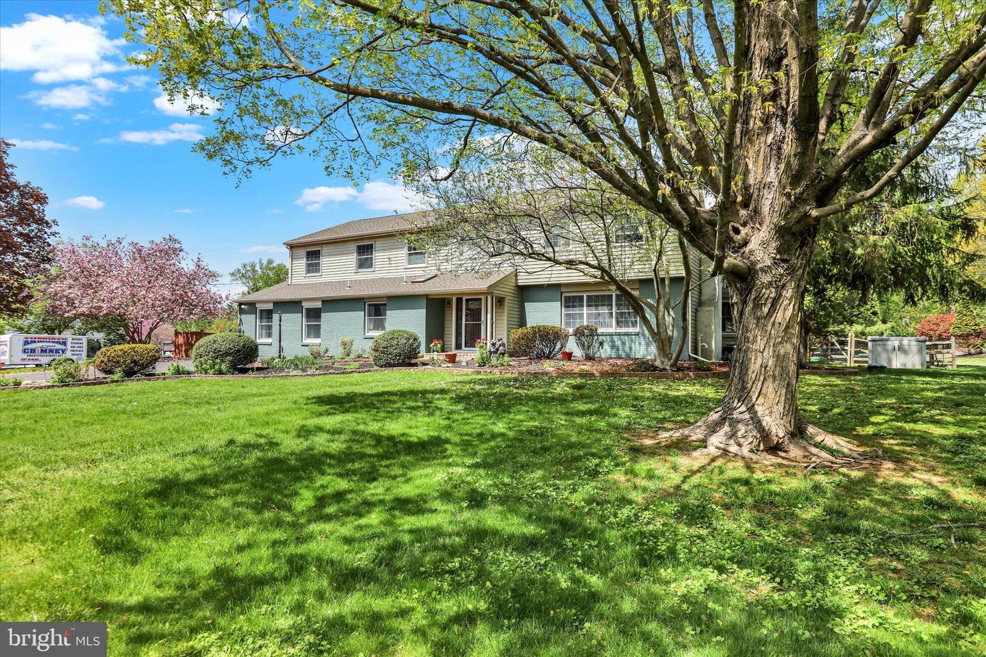 83 Winding Ln Property Photo 8