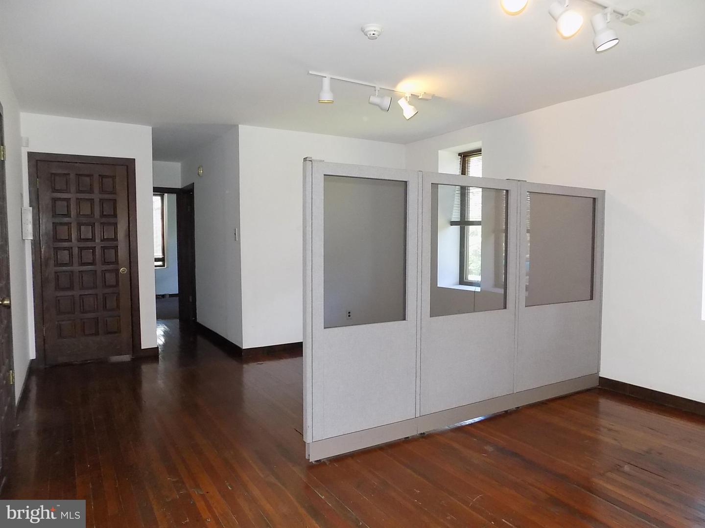 276 Woodbourne Rd Property Photo 12