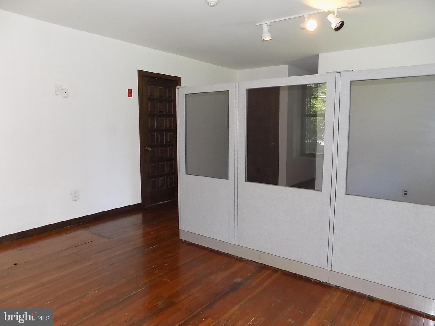 276 Woodbourne Rd Property Photo 13
