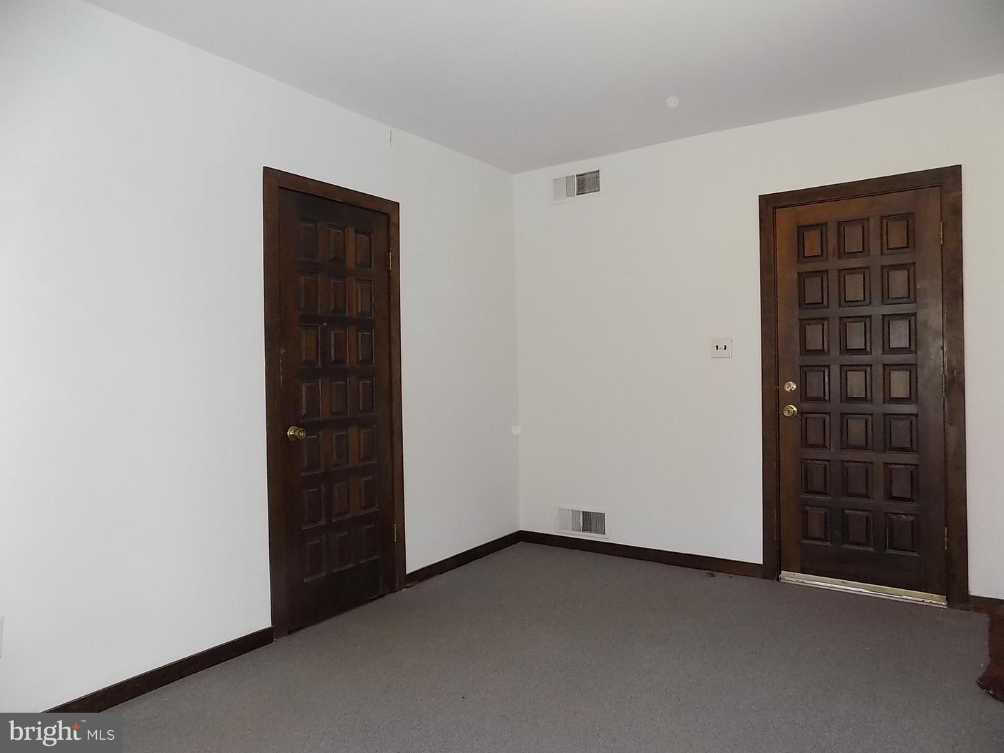 276 Woodbourne Rd Property Photo 16