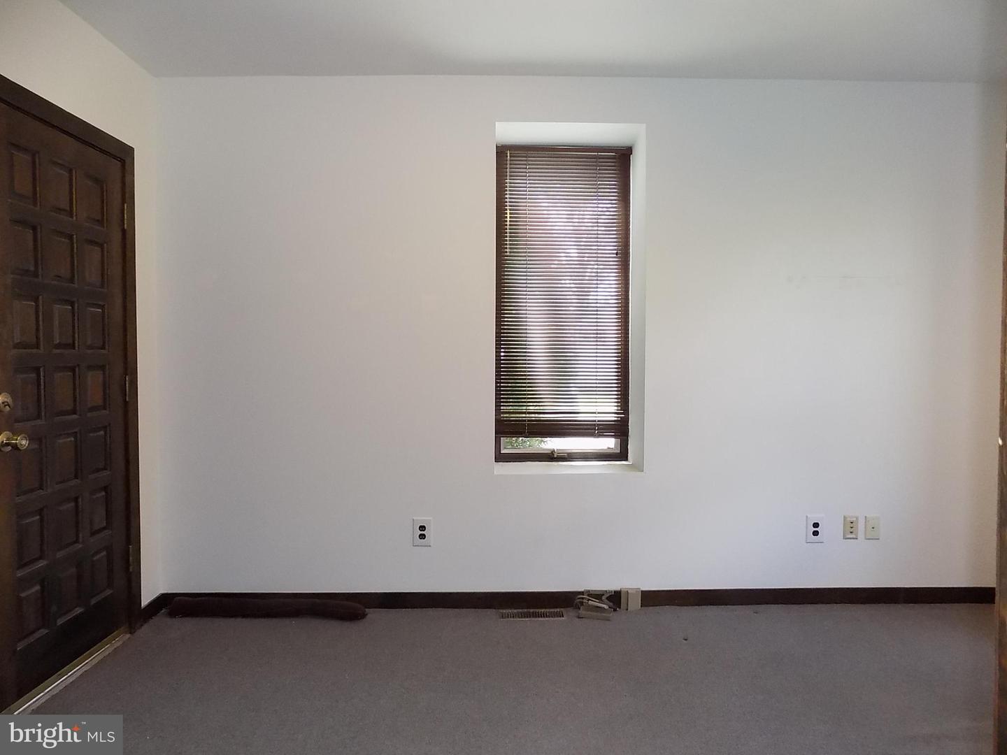 276 Woodbourne Rd Property Photo 17