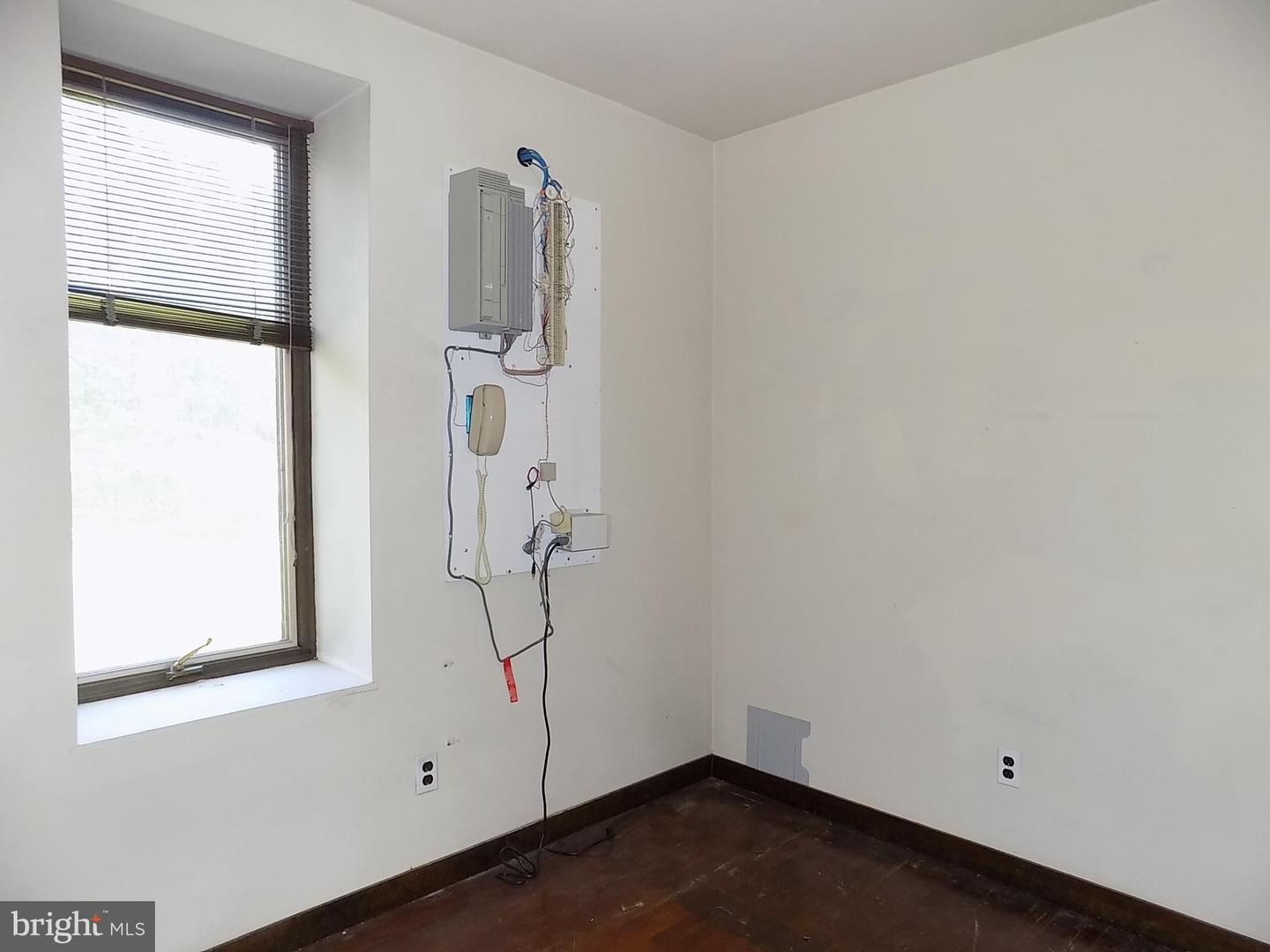 276 Woodbourne Rd Property Photo 19