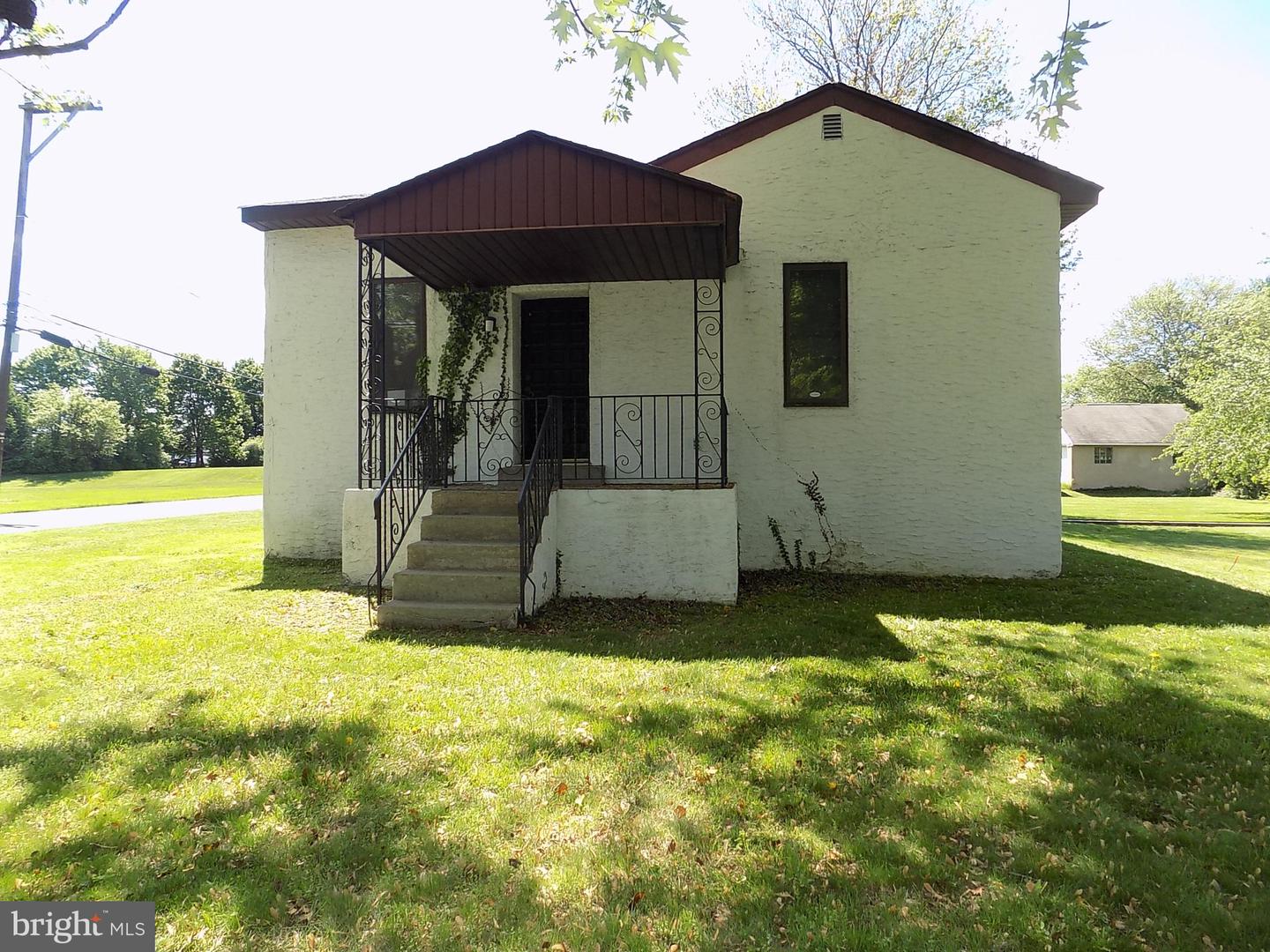 276 Woodbourne Rd Property Photo 22