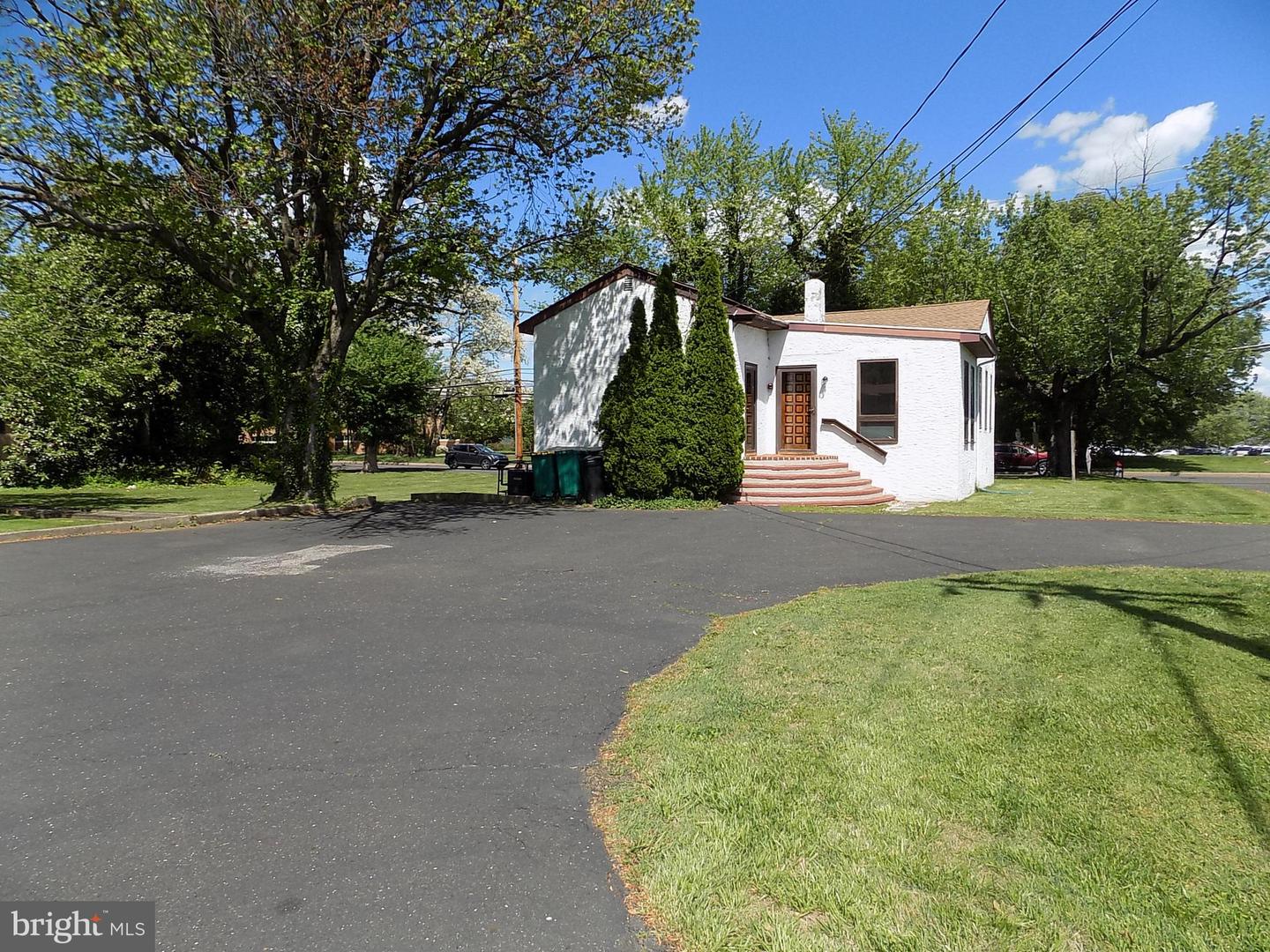 276 Woodbourne Rd Property Photo 23