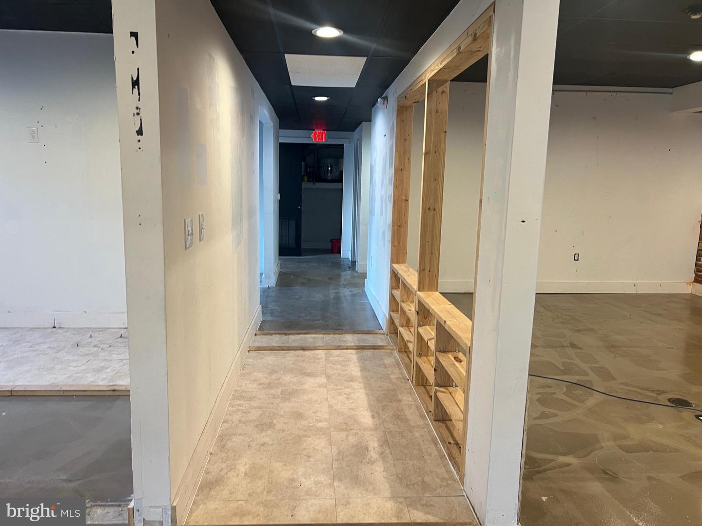 242 Wood St Property Photo 6