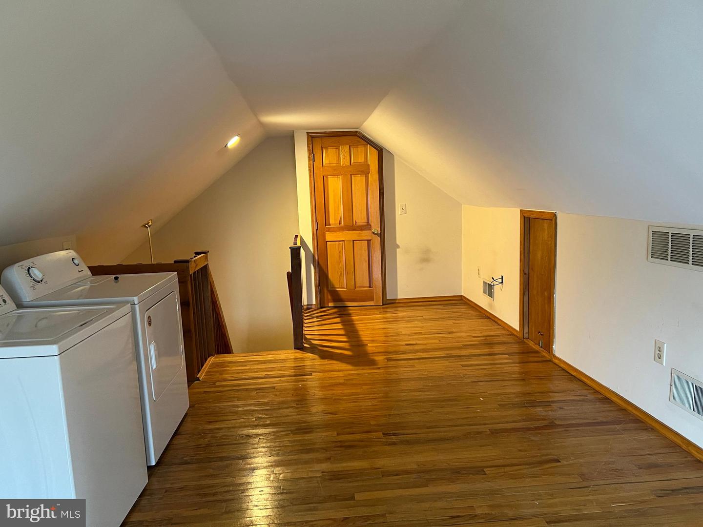 242 Wood St Property Photo 22