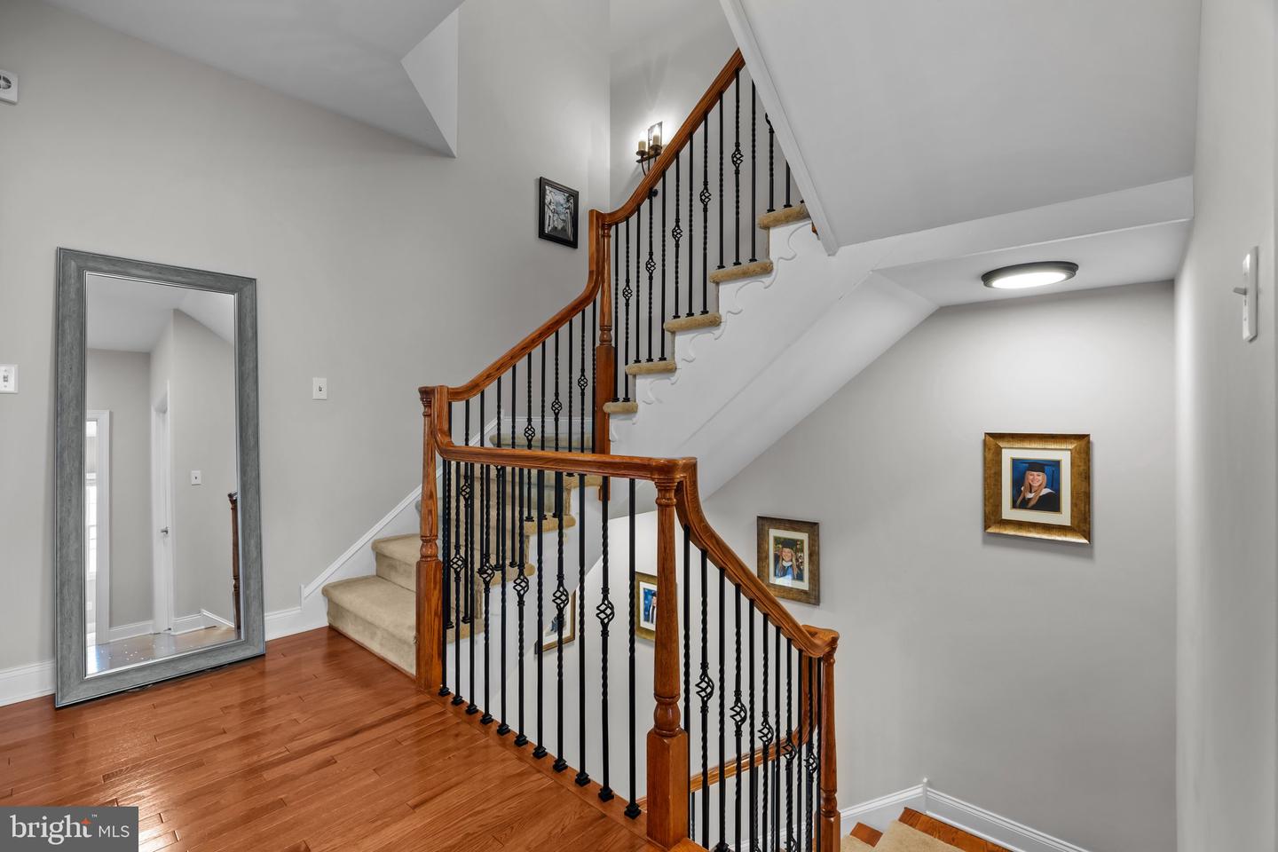 107 Hicks Aly Property Photo 28