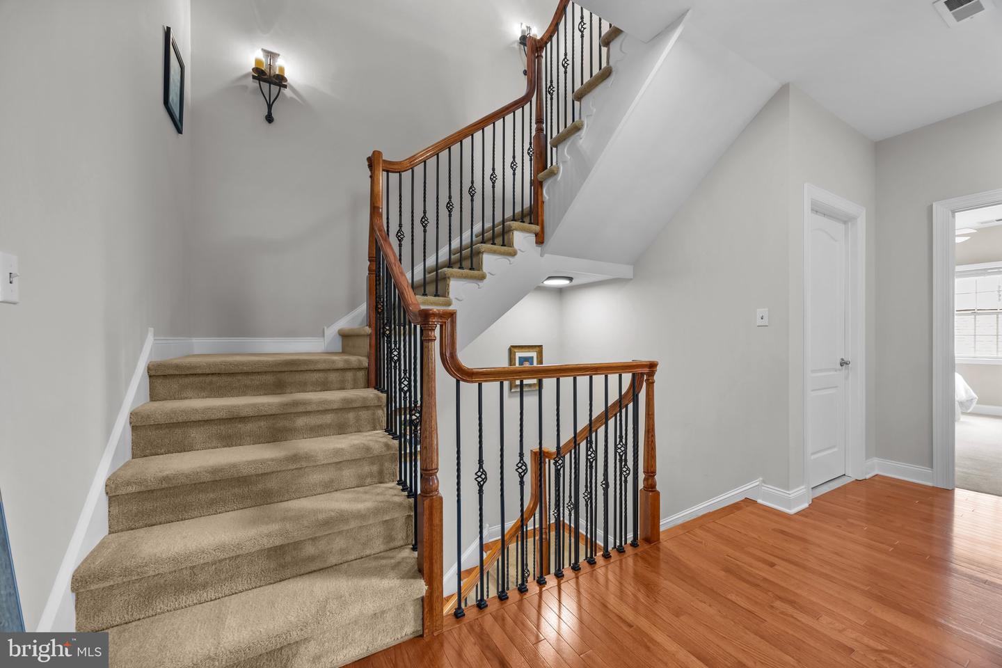 107 Hicks Aly Property Photo 37