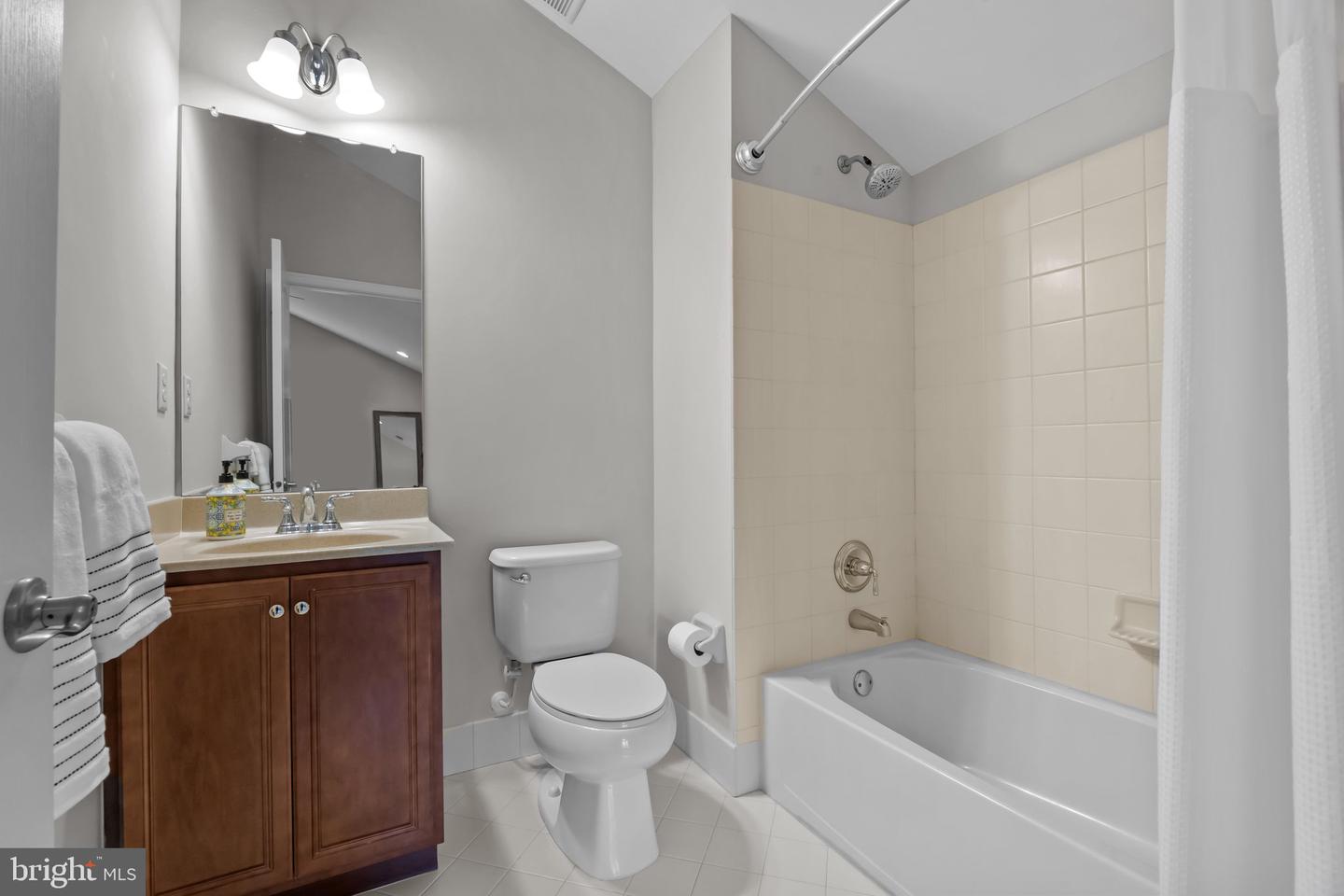 107 Hicks Aly Property Photo 41