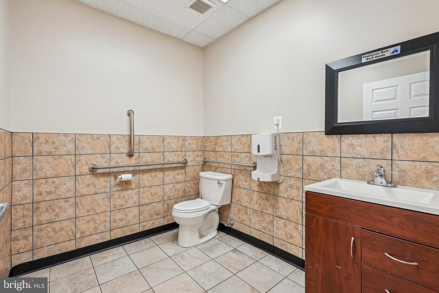 1005 Green Ln Property Photo 43