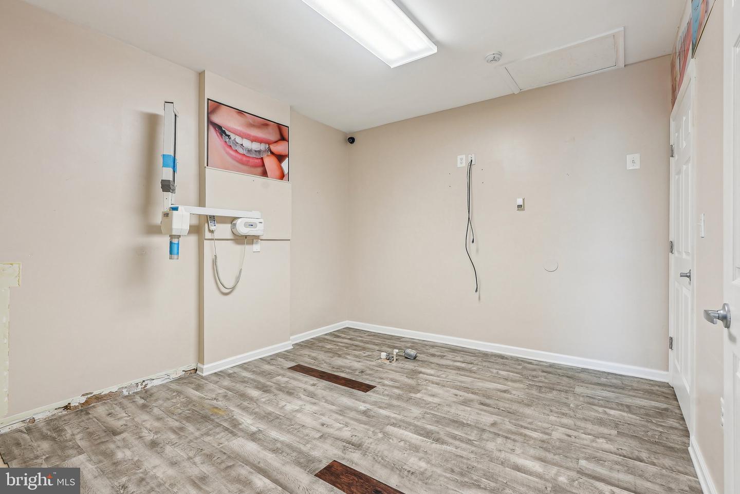 1005 Green Ln Property Photo 24