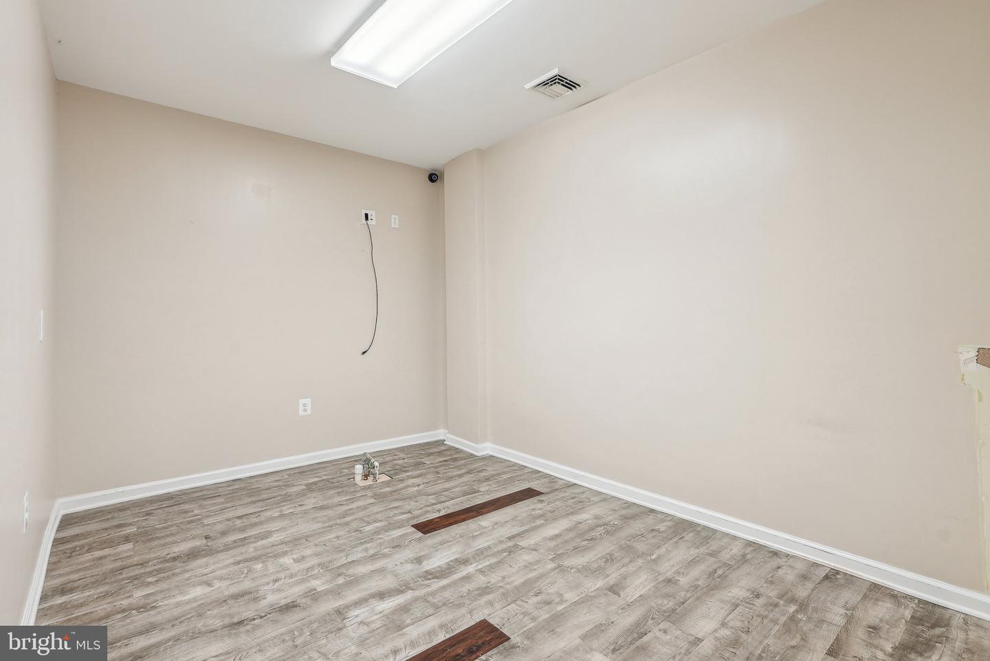 1005 Green Ln Property Photo 32