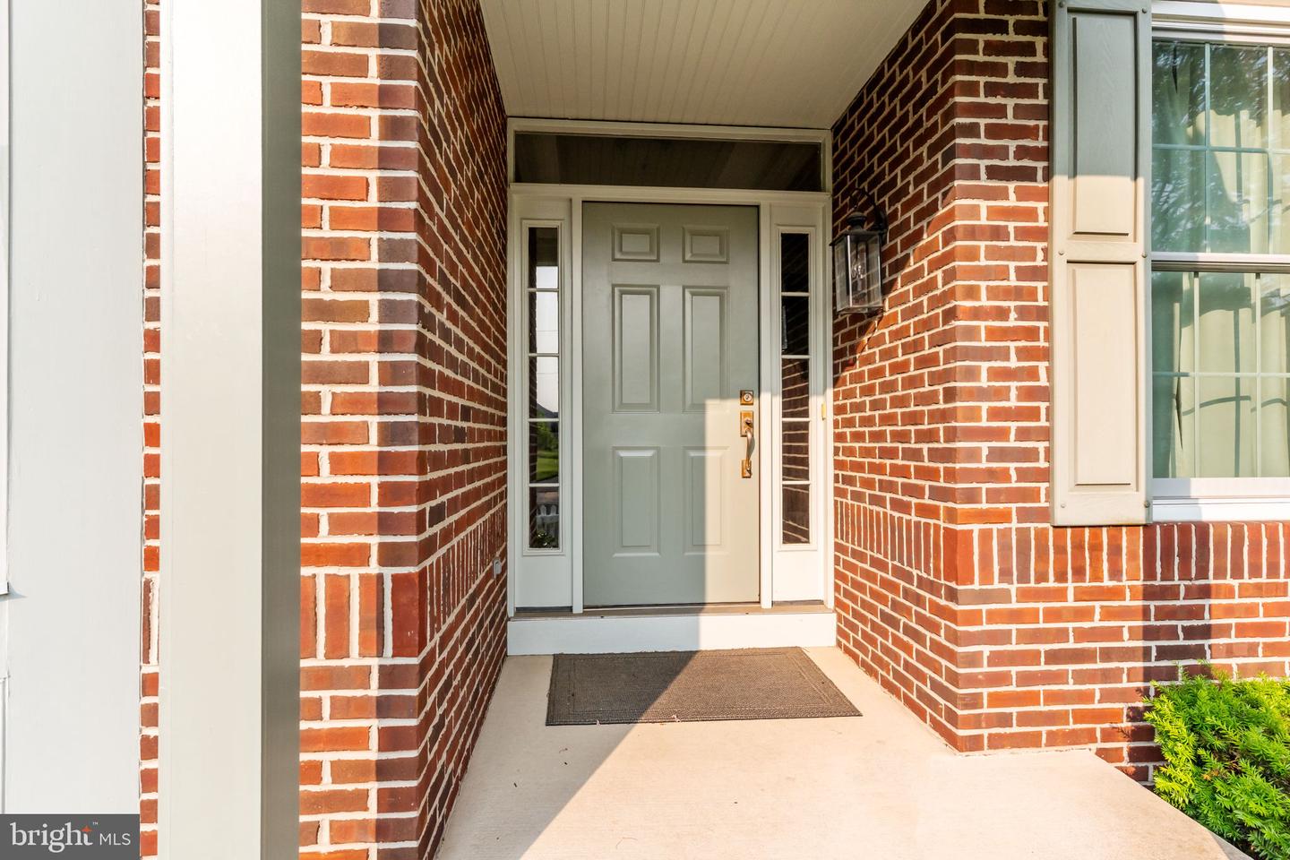 8 Warwick Ct Property Photo 3