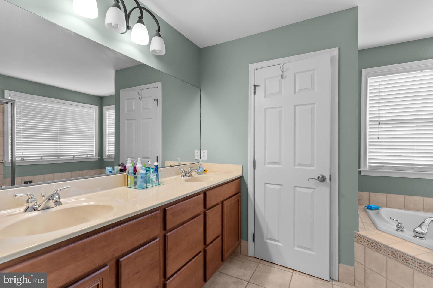 8 Warwick Ct Property Photo 32