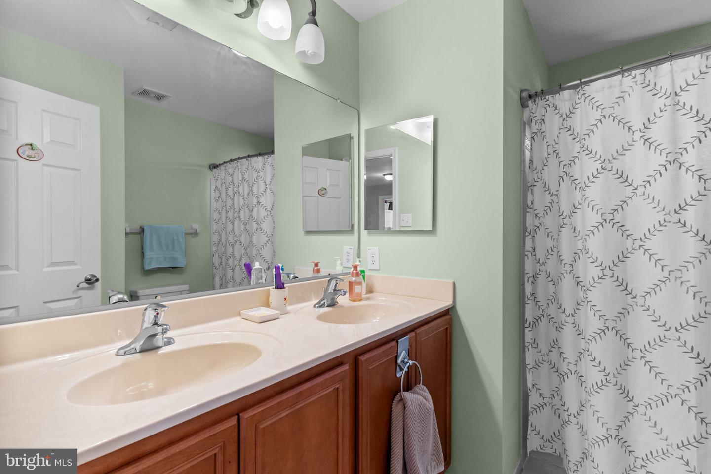 8 Warwick Ct Property Photo 34