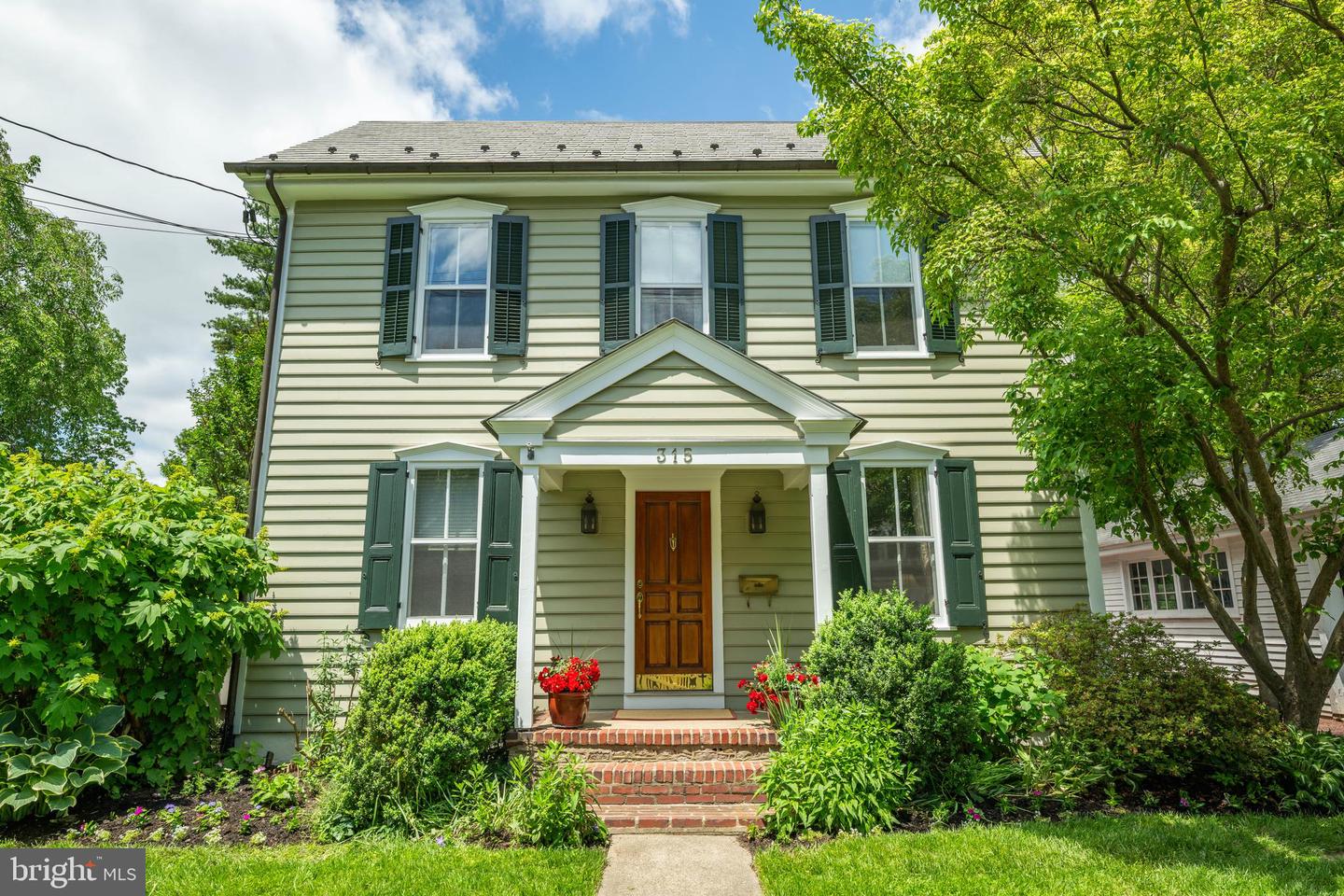 315 Linden Ave Property Photo