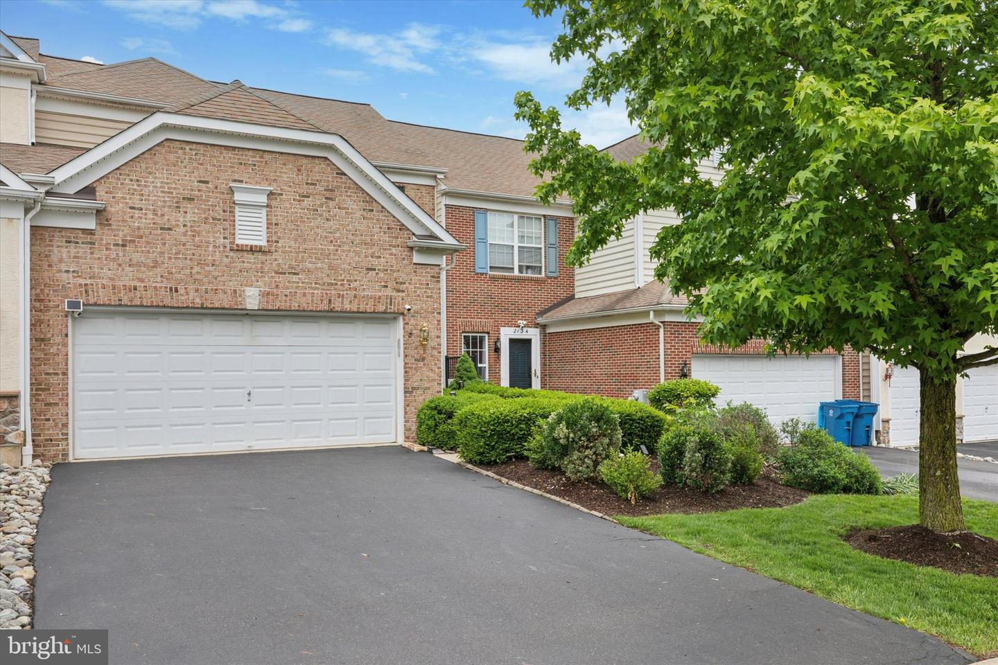 2136 SUGAR MAPLE LN Property Photo 1