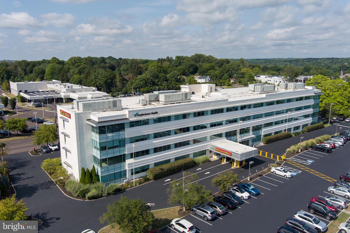 4259 W Swamp Rd Property Photo 3