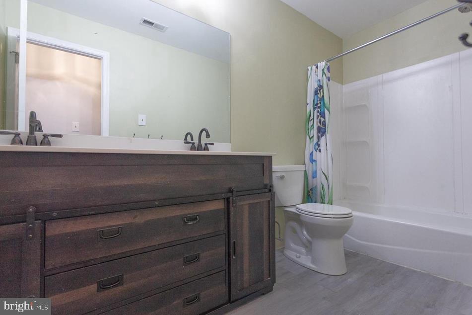 5 Michele Ct #106 Property Photo 5