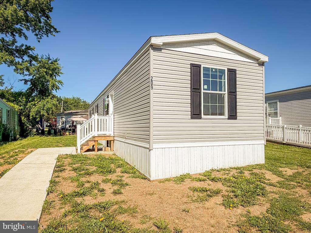 209 Johnson Dr Property Photo 2