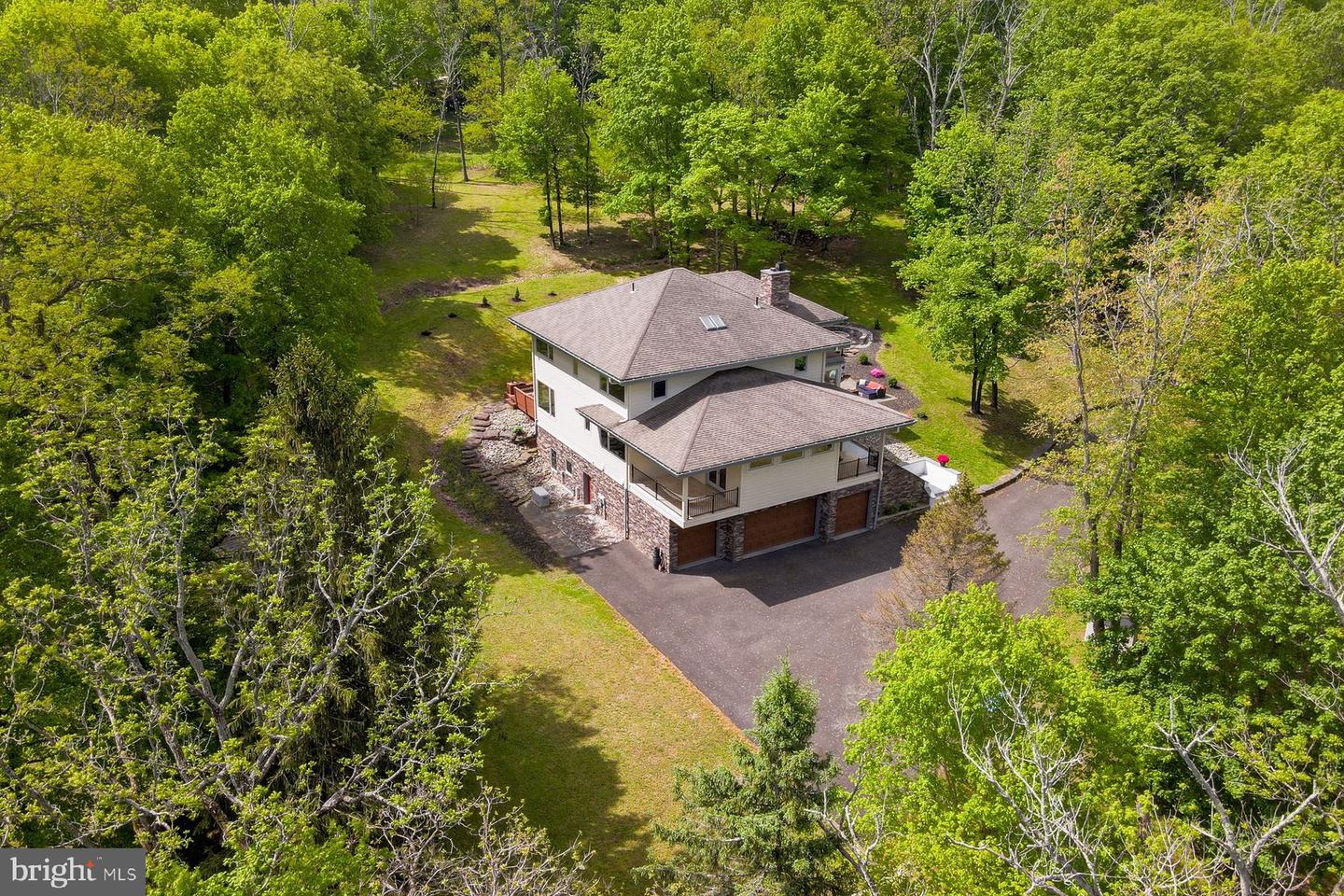 282 Aqueduct Rd Property Photo 1