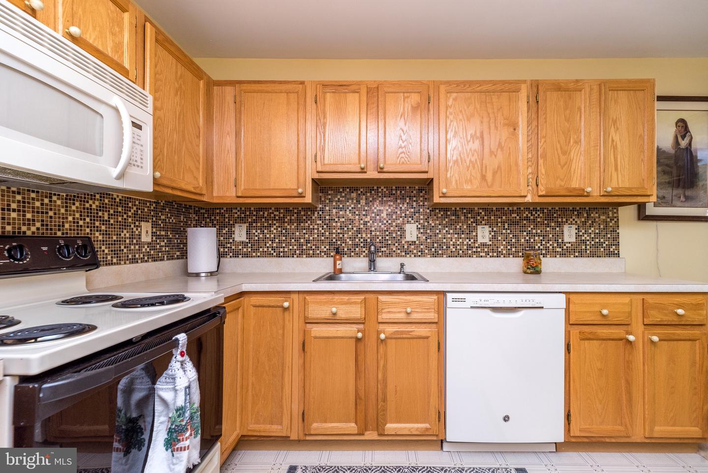 544 Campus Dr Property Photo 8