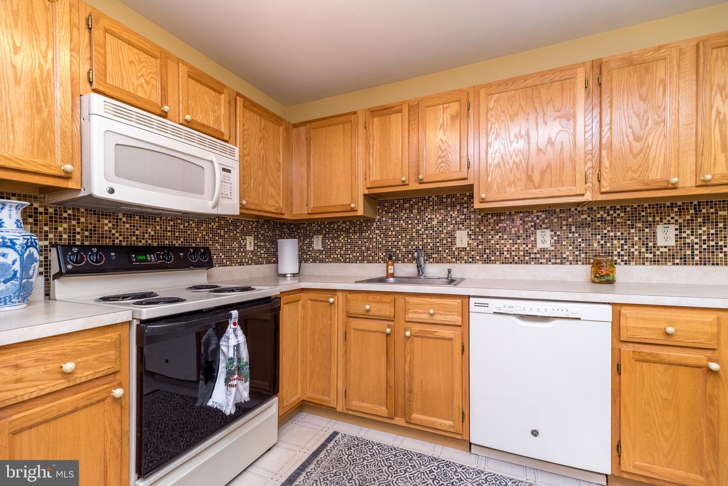 544 Campus Dr Property Photo 10