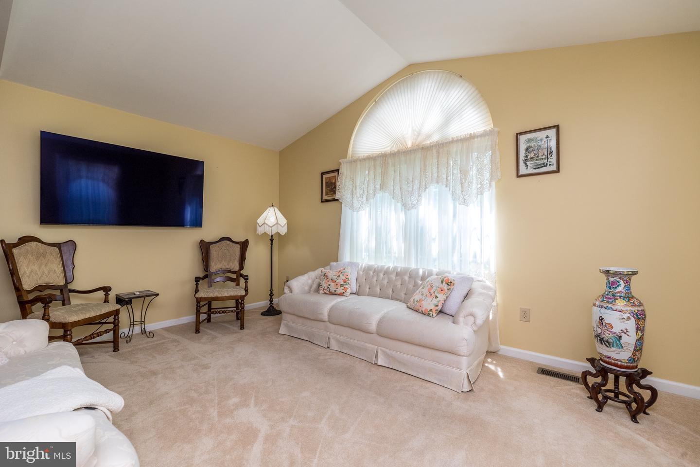 544 Campus Dr Property Photo 14