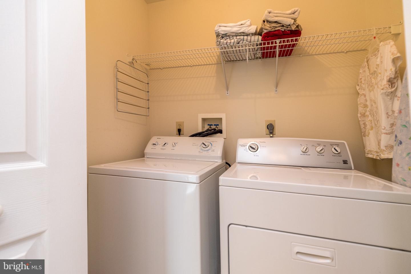 544 Campus Dr Property Photo 24
