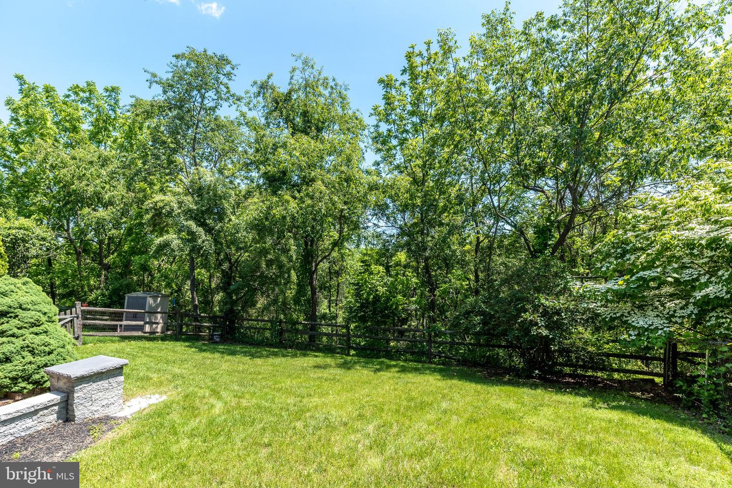 544 Campus Dr Property Photo 35