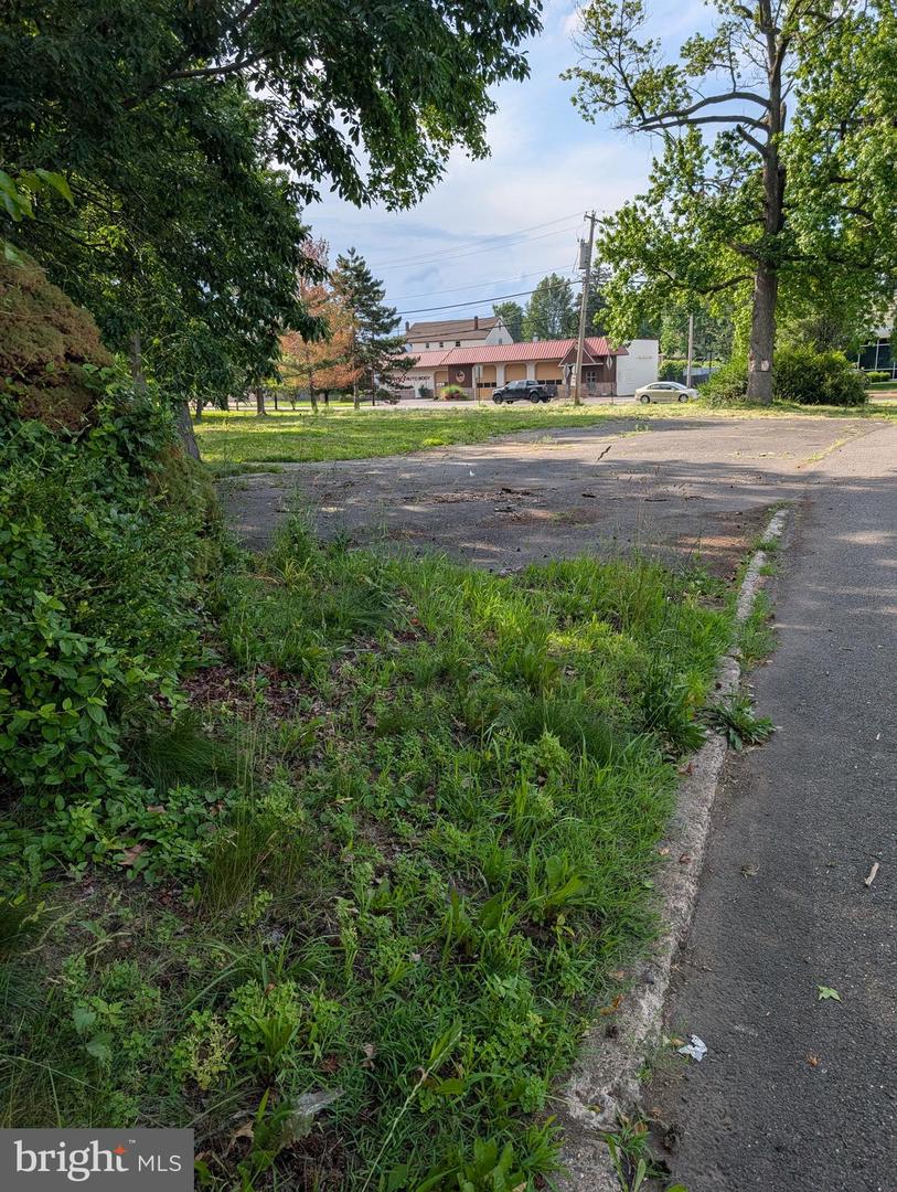 2025 State Rd Property Photo 3