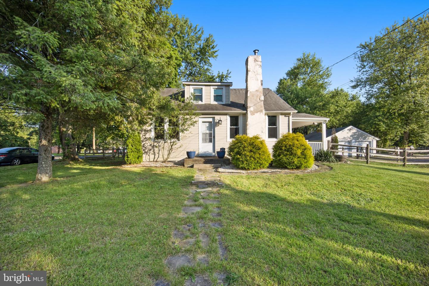 233 EDISON FURLONG RD Property Photo 1