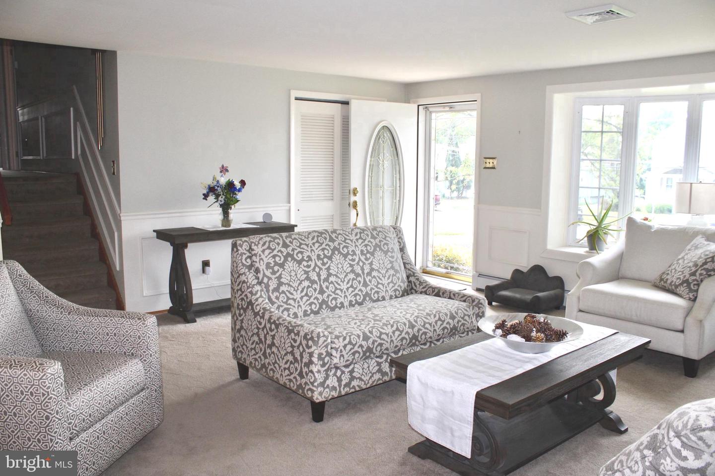 105 W Highland Ave Property Photo 4