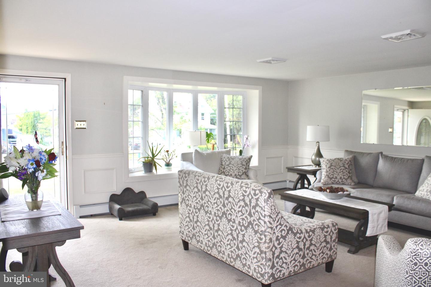 105 W Highland Ave Property Photo 5
