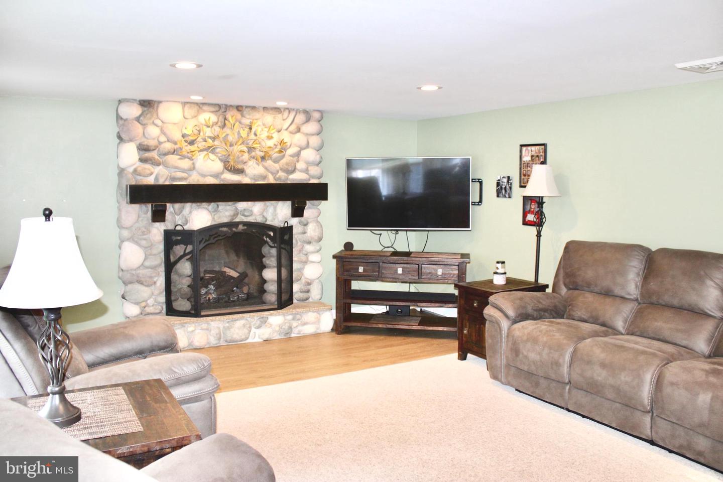 105 W Highland Ave Property Photo 16