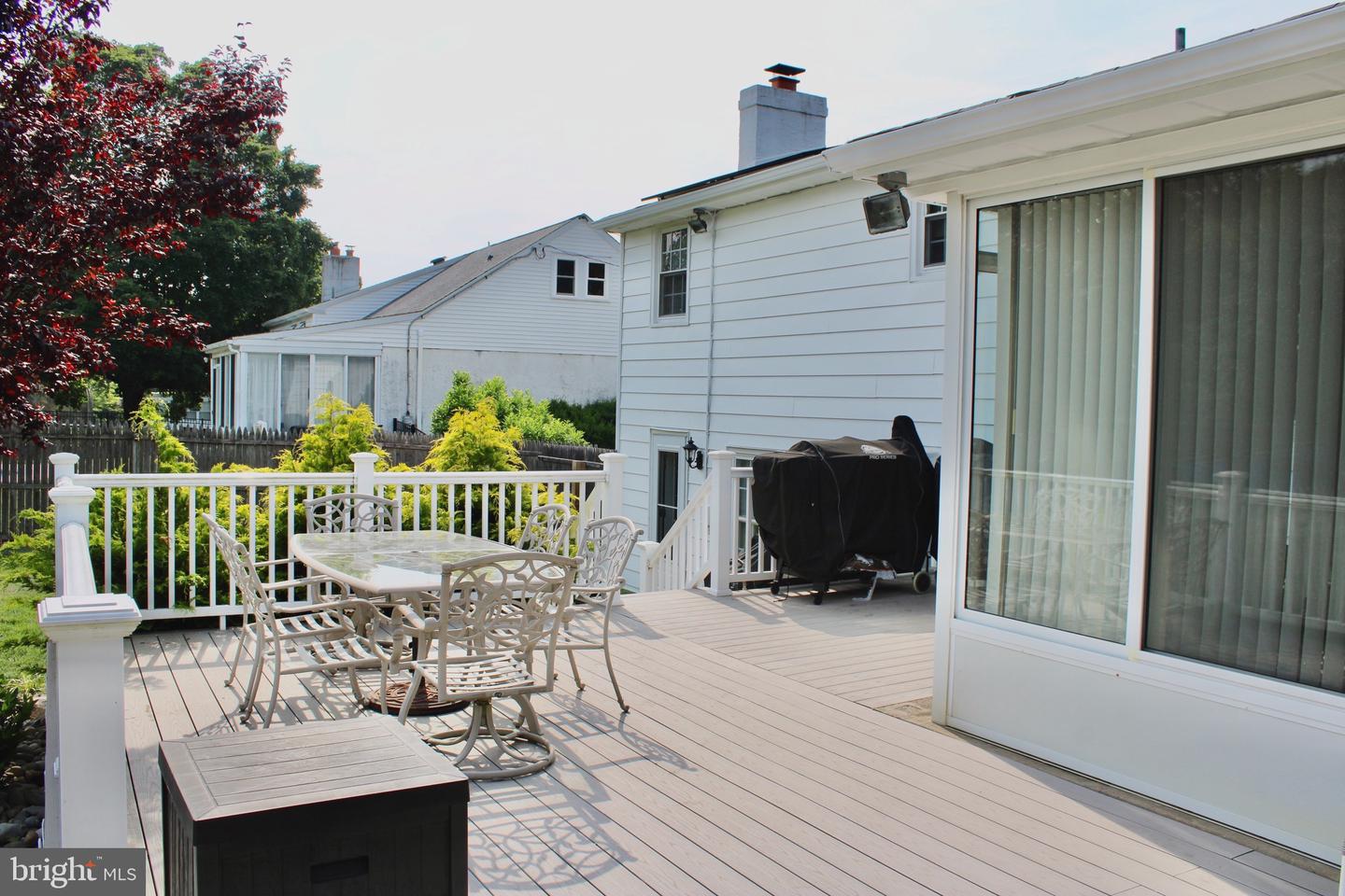 105 W Highland Ave Property Photo 37