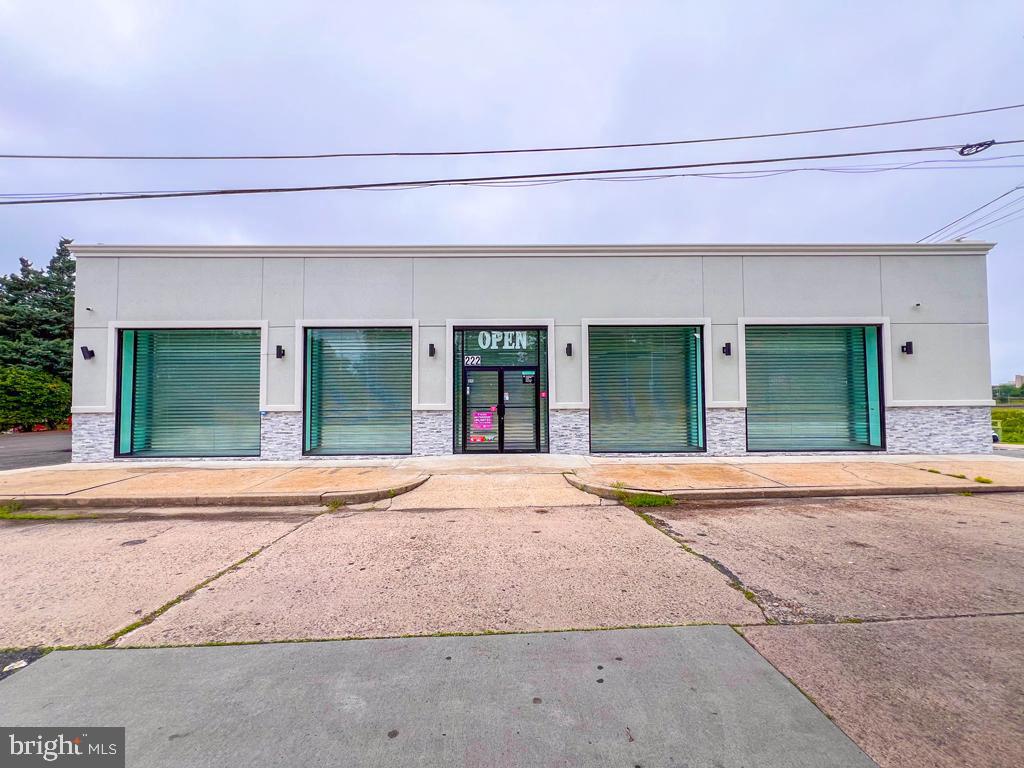 222 E Bridge St Property Photo