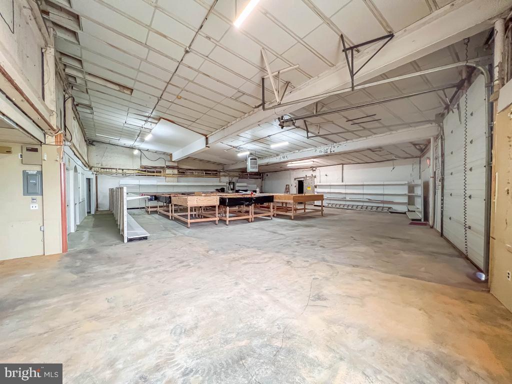 222 E Bridge St Property Photo 13
