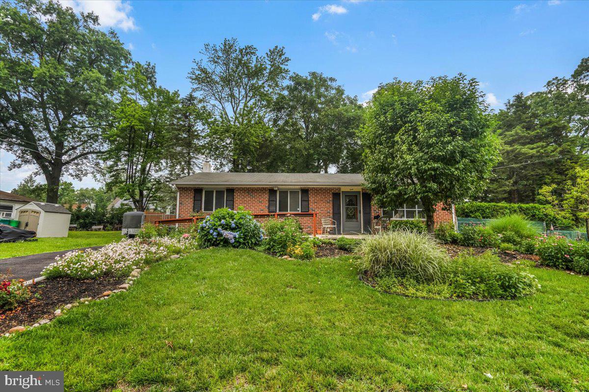 2149 Dixon Ave Property Photo 1