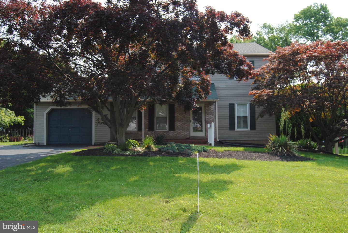 720 Ross Dr Property Photo 2
